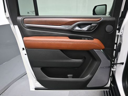 Used 2023 GMC Yukon XL Denali Ultimate image 34