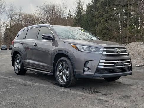 Used 2018 Toyota Highlander Limited Platinum image 1