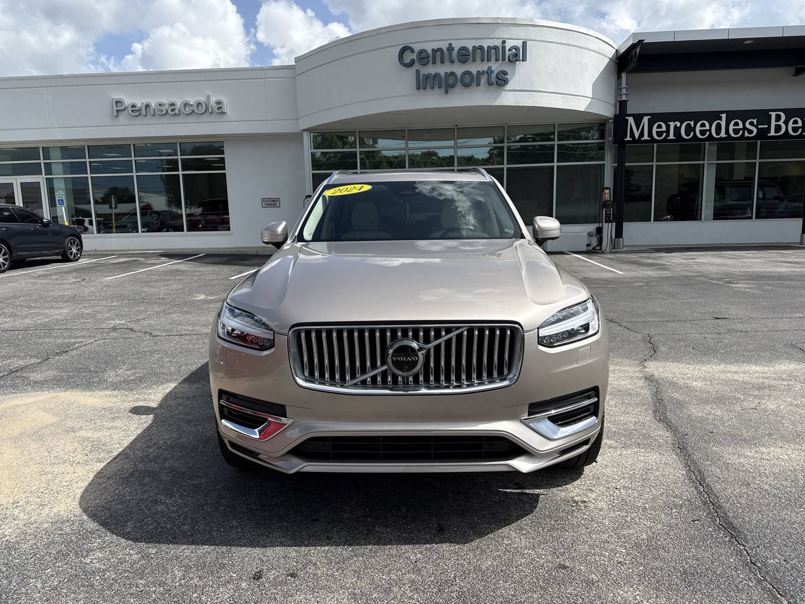 Used 2024 Volvo XC90 T8 Plus w/ Protection Package Premier AWD/4WD image 8