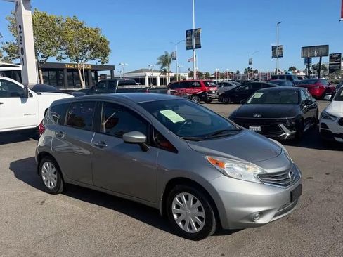 Used 2015 Nissan Versa Note SV FWD image 3