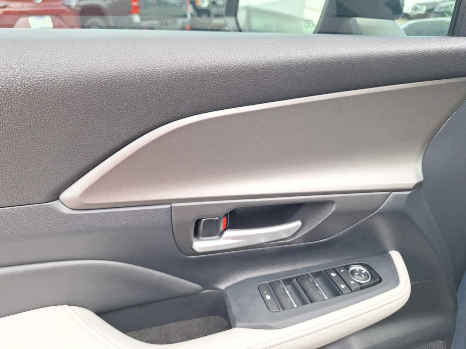 Used 2026 Toyota Grand Highlander FWD image 16