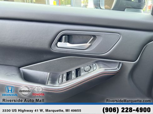 Used 2025 Nissan Rogue SV AWD/4WD image 23