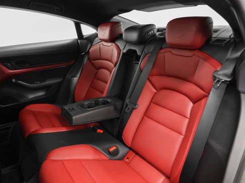 Used 2023 Porsche Taycan image 40