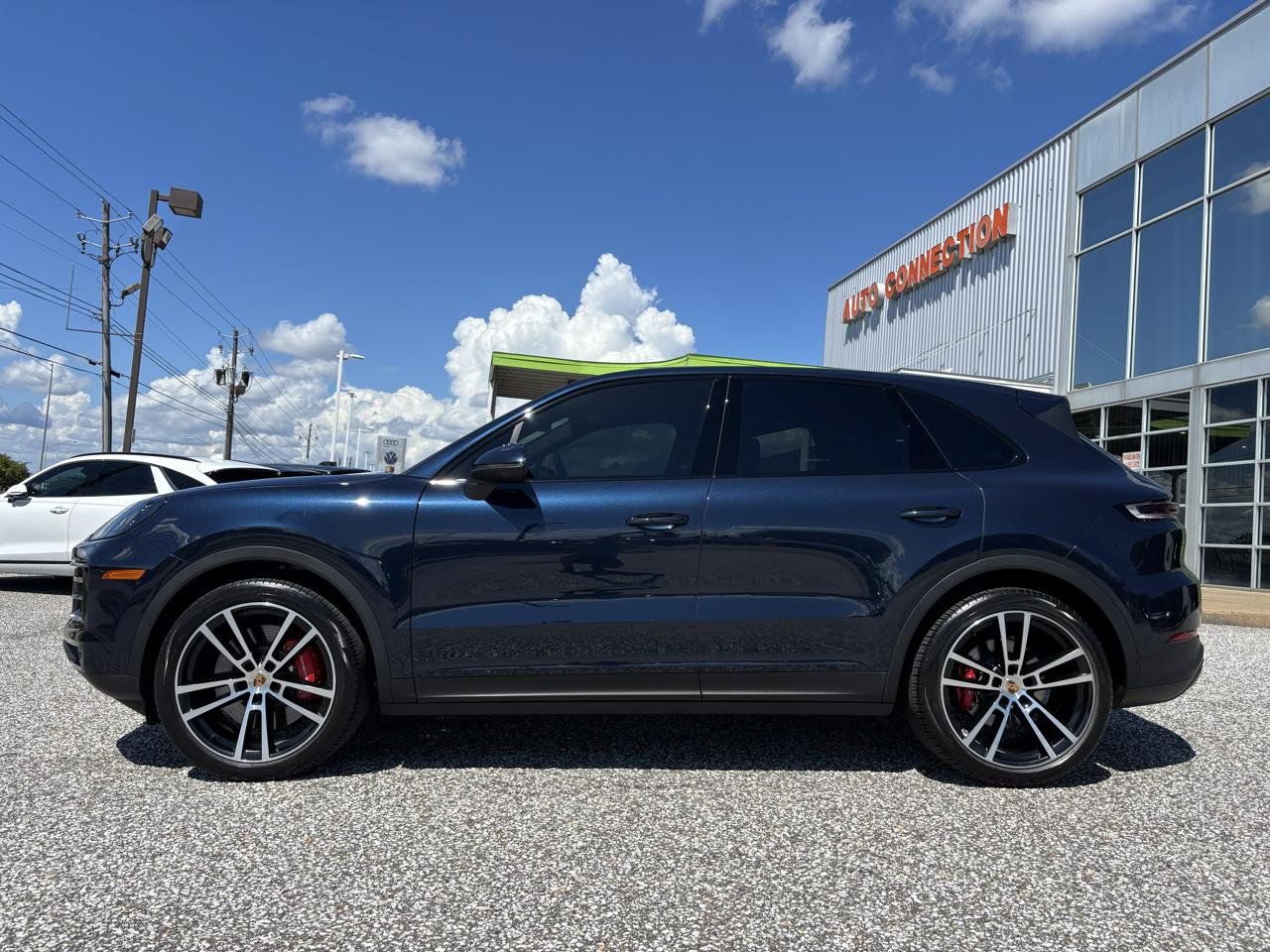 Used 2024 Porsche Cayenne S AWD/4WD image 3