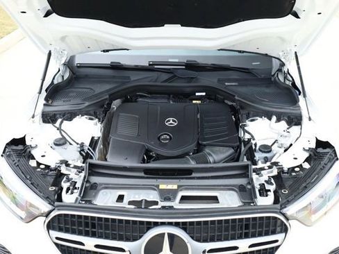 Certified 2025 Mercedes-Benz GLC 300 image 11