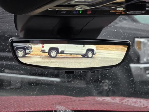 New 2026 Chevrolet Suburban Premier image 6