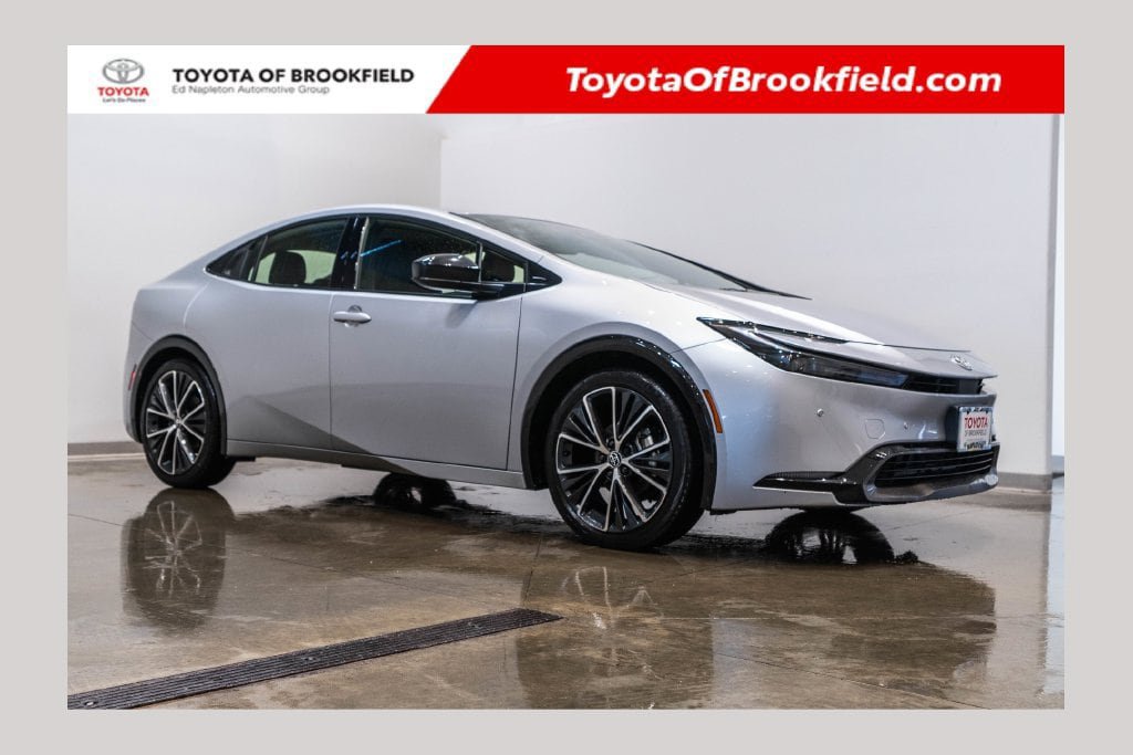 Certified 2025 Toyota Prius XLE FWD image 1