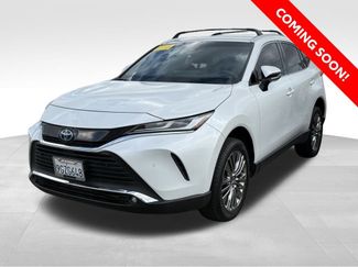 Used 2023 Toyota Venza XLE video 1