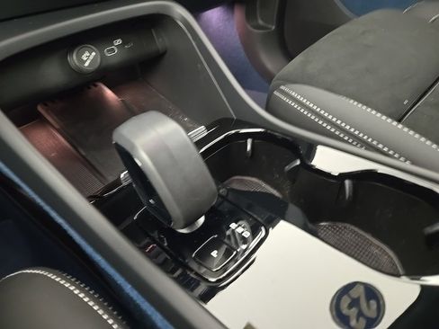 Certified 2023 Volvo XC40 Recharge Plus w/ Protection Package Premier image 20