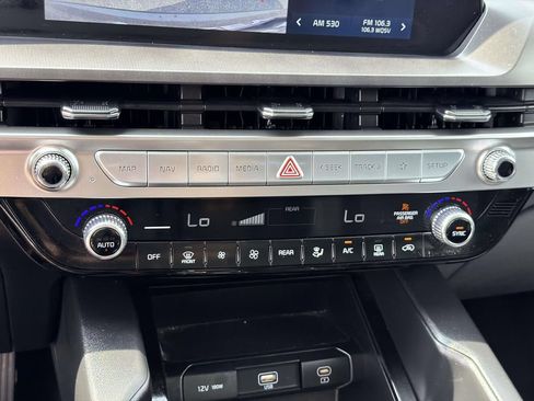 Used 2023 Kia Telluride LX AWD/4WD image 19