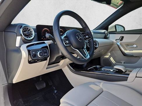 Used 2023 Mercedes-Benz CLA 250 image 10