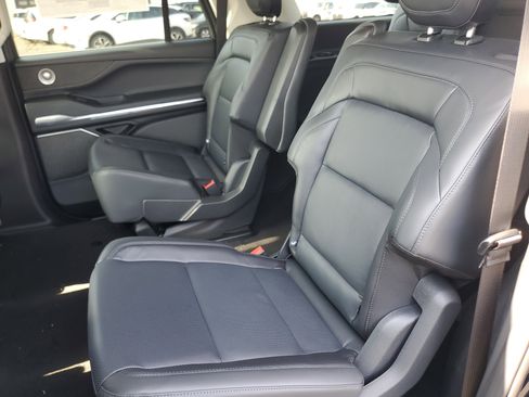 New 2026 Lincoln Navigator L Reserve AWD/4WD image 30