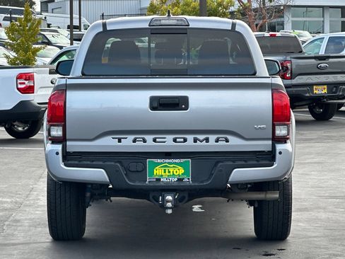 Used 2019 Toyota Tacoma TRD Sport w/ Technology Package RWD image 6