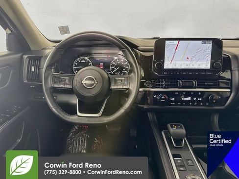 Used 2024 Nissan Pathfinder SL AWD/4WD image 25