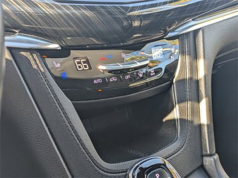 Used 2023 Cadillac XT6 Premium Luxury image 18