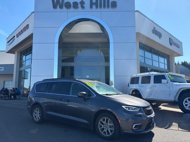 Certified 2022 Chrysler Pacifica Touring-L FWD image 1