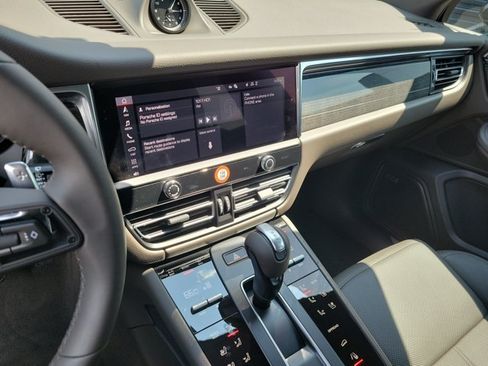 Certified 2026 Porsche Macan Turbo AWD/4WD image 32