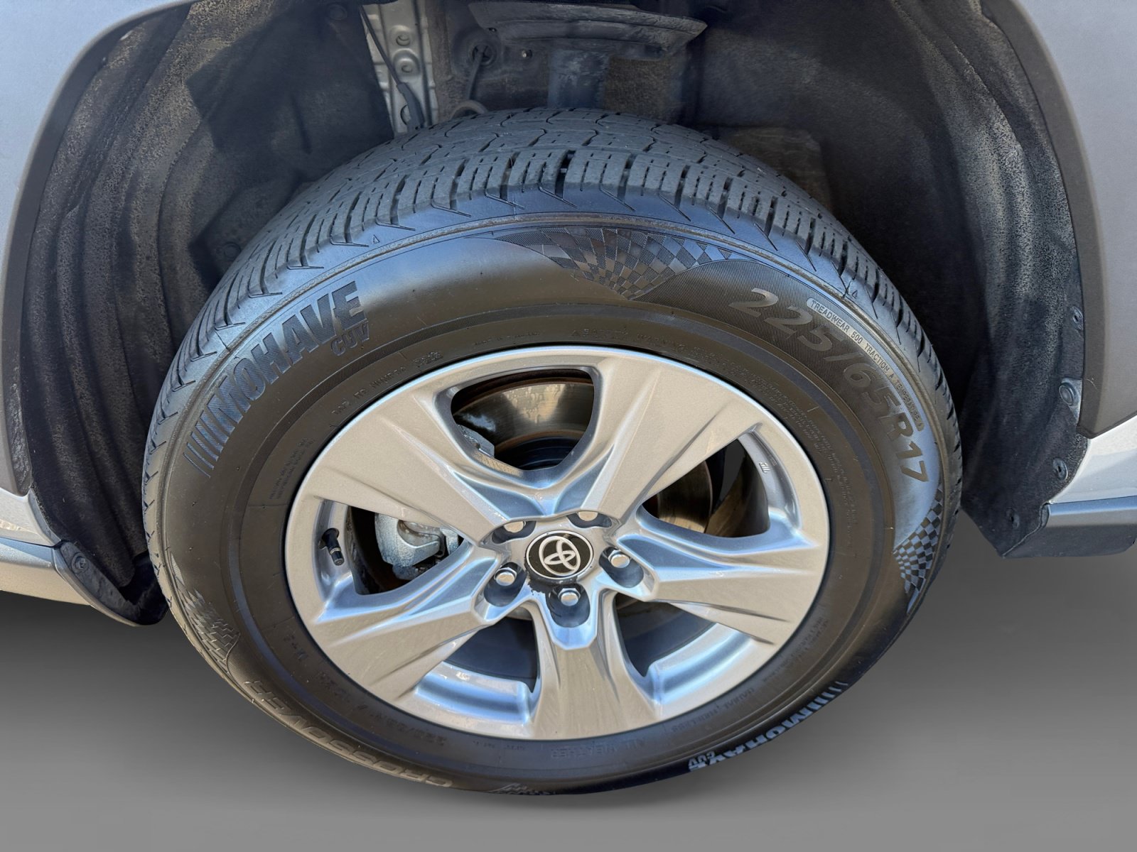 Used 2025 Toyota RAV4 XLE FWD image 9