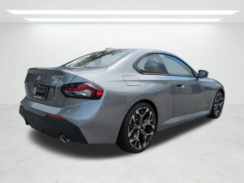 New 2025 BMW 230i Coupe w/ Convenience Package RWD image 4