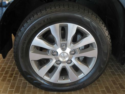 Used 2017 Toyota Sequoia Platinum RWD image 7