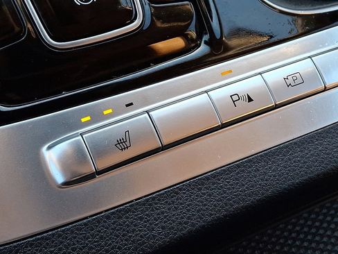 Used 2022 Kia Carnival EX FWD image 30