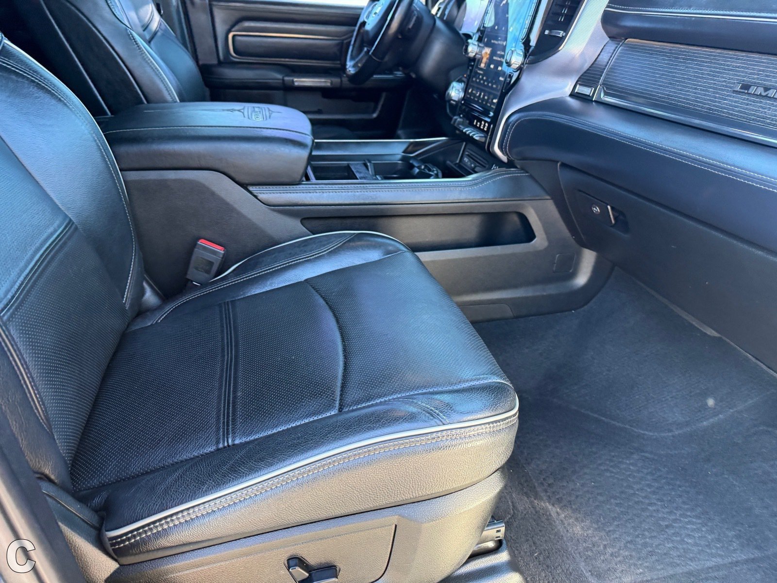 Used 2019 RAM 2500 Limited AWD/4WD image 12