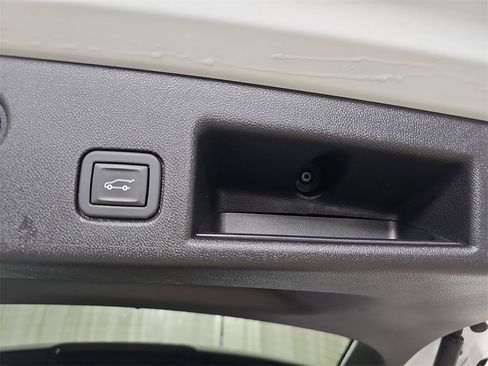 Certified 2023 Chevrolet Equinox LT image 20