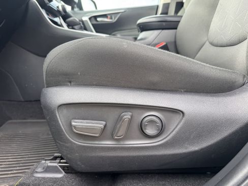 Used 2021 Toyota RAV4 XLE image 11