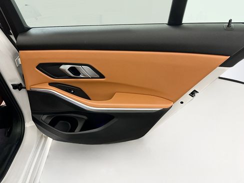 Used 2022 BMW 330e xDrive w/ Convenience Package image 33