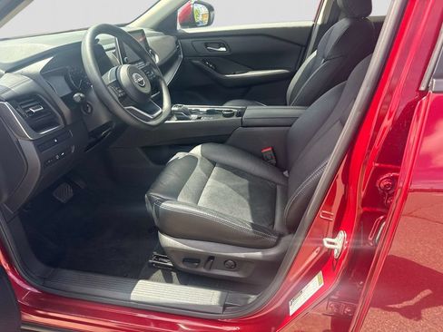 Certified 2024 Nissan Rogue SV AWD/4WD image 18