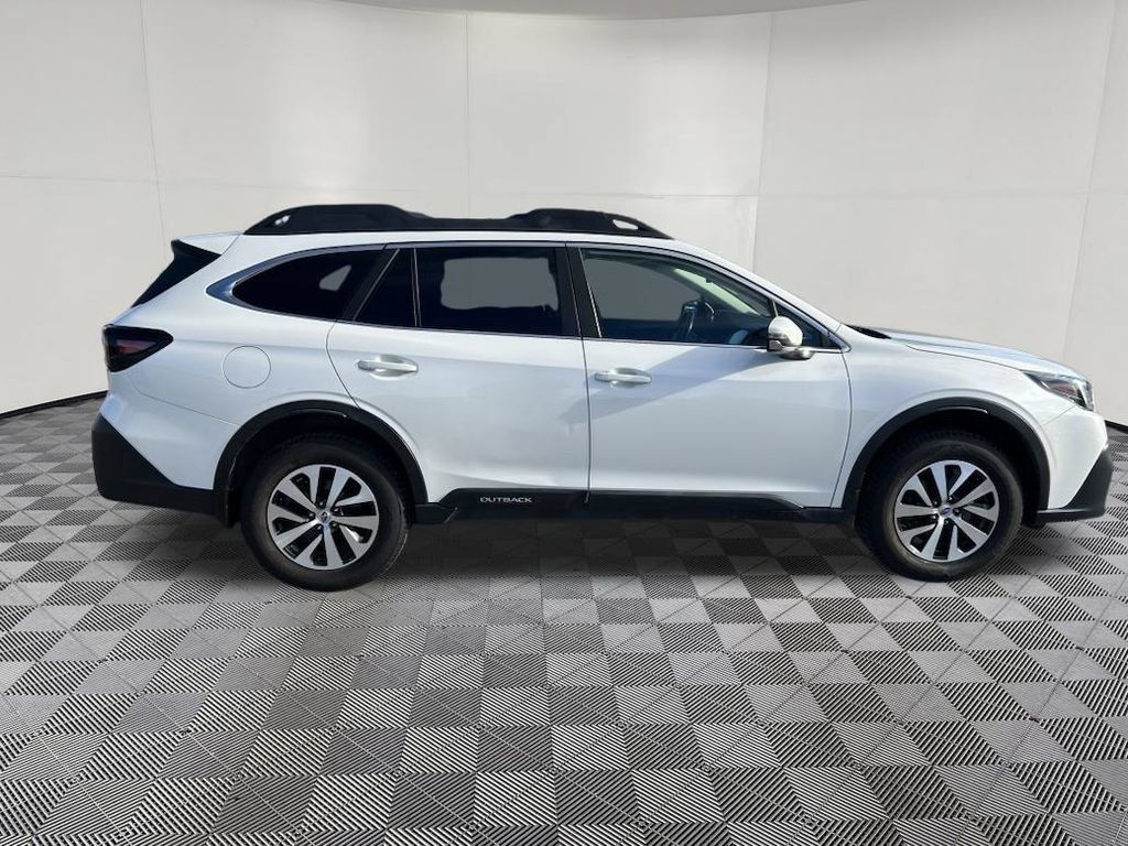 Used 2022 Subaru Outback Premium AWD/4WD image 6
