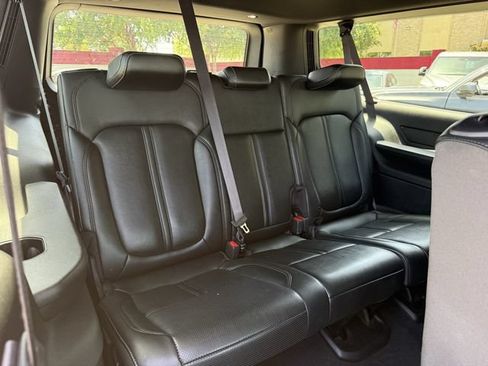 Used 2024 Jeep Wagoneer L Series II RWD image 34