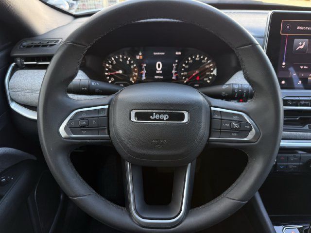Used 2024 Jeep Compass Latitude AWD/4WD image 12