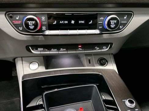Used 2021 Audi Q5 Premium Plus w/ Premium Plus Package image 33