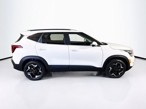 Certified 2024 Kia Seltos EX AWD/4WD image 4