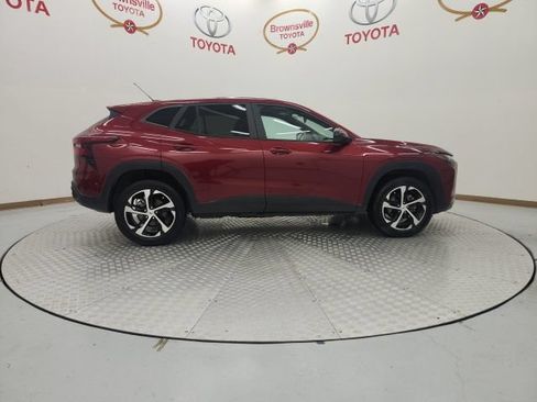 Used 2024 Chevrolet Trax RS w/ Driver Confidence Package FWD image 3