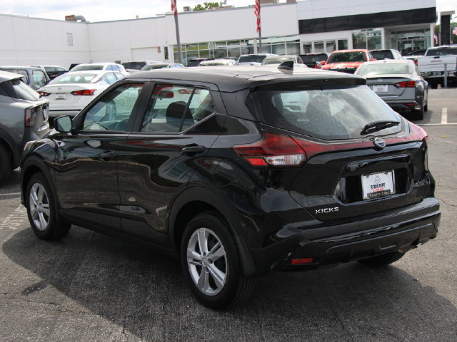 Certified 2025 Nissan Kicks Play S FWD image 3