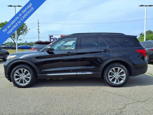 Used 2023 Ford Explorer XLT w/ Equipment Group 202A AWD/4WD image 8
