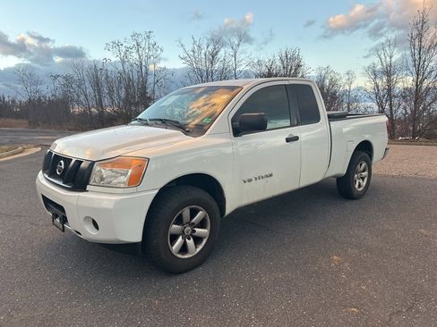 Used 2015 Nissan Titan S w/ S Popular Equipment Package image 4