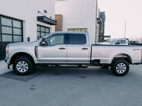 Used 2024 Ford F350 XLT image 5