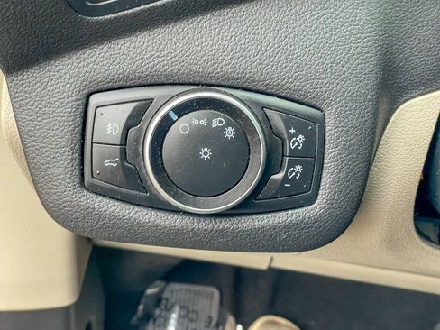 Used 2017 Ford Escape SE AWD/4WD image 14