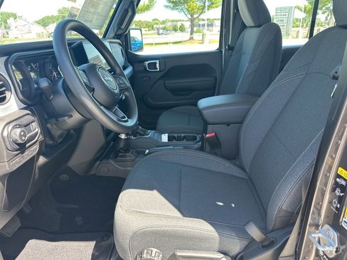 New 2025 Jeep Gladiator Sport image 62