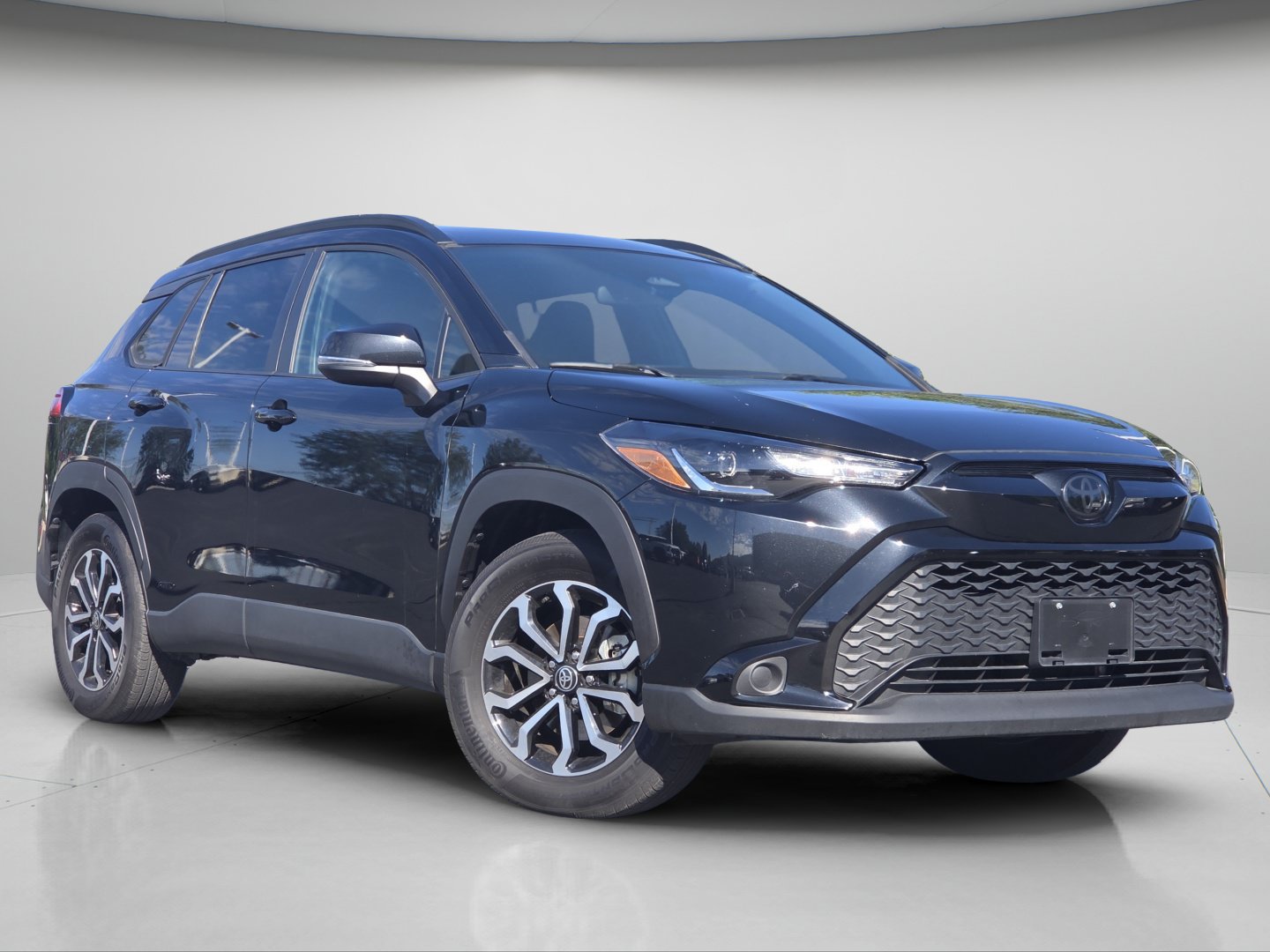 Certified 2024 Toyota Corolla Cross AWD Hybrid image 2