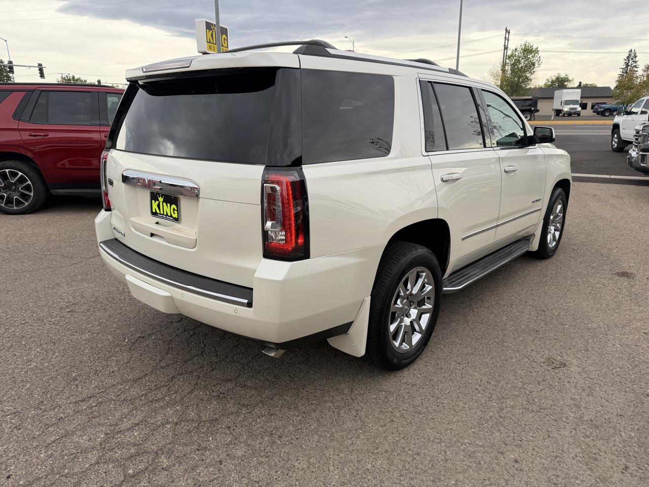 Used 2015 GMC Yukon Denali AWD/4WD image 3