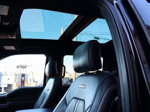 Used 2017 Ford F150 Platinum w/ Equipment Group 701A Luxury image 29