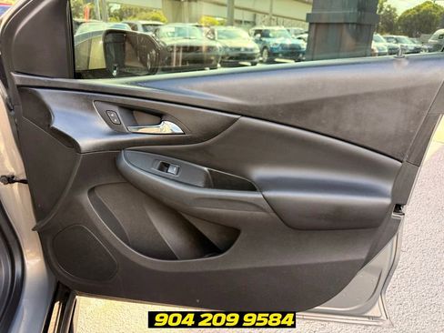 Used 2017 Chevrolet Volt LT FWD image 32