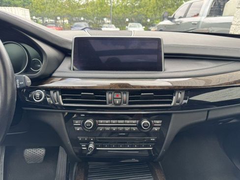 Used 2018 BMW X5 xDrive50i AWD/4WD image 23