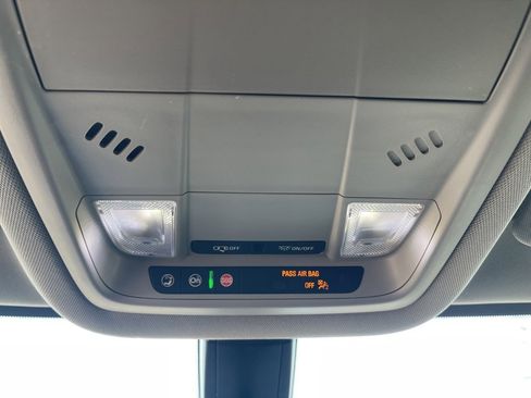 Used 2020 GMC Acadia SLE w/ Driver Convenience Package image 31