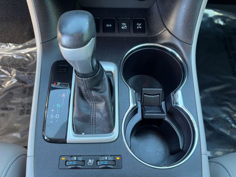 Certified 2018 Toyota Highlander Limited image 31