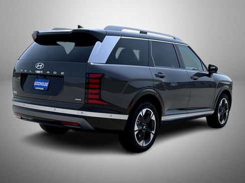 Certified 2026 Hyundai Palisade Limited AWD/4WD image 5